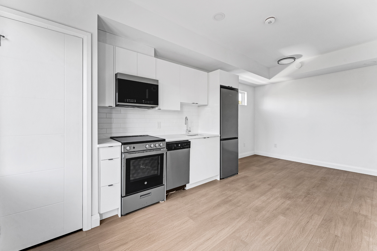 368 Tweedsmuir Avenue - Photo 3 of 9