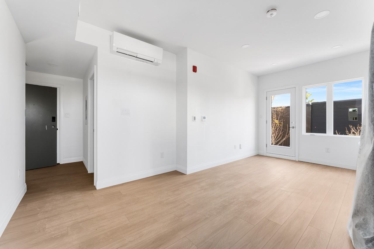 368 Tweedsmuir Avenue - Photo 4 of 9