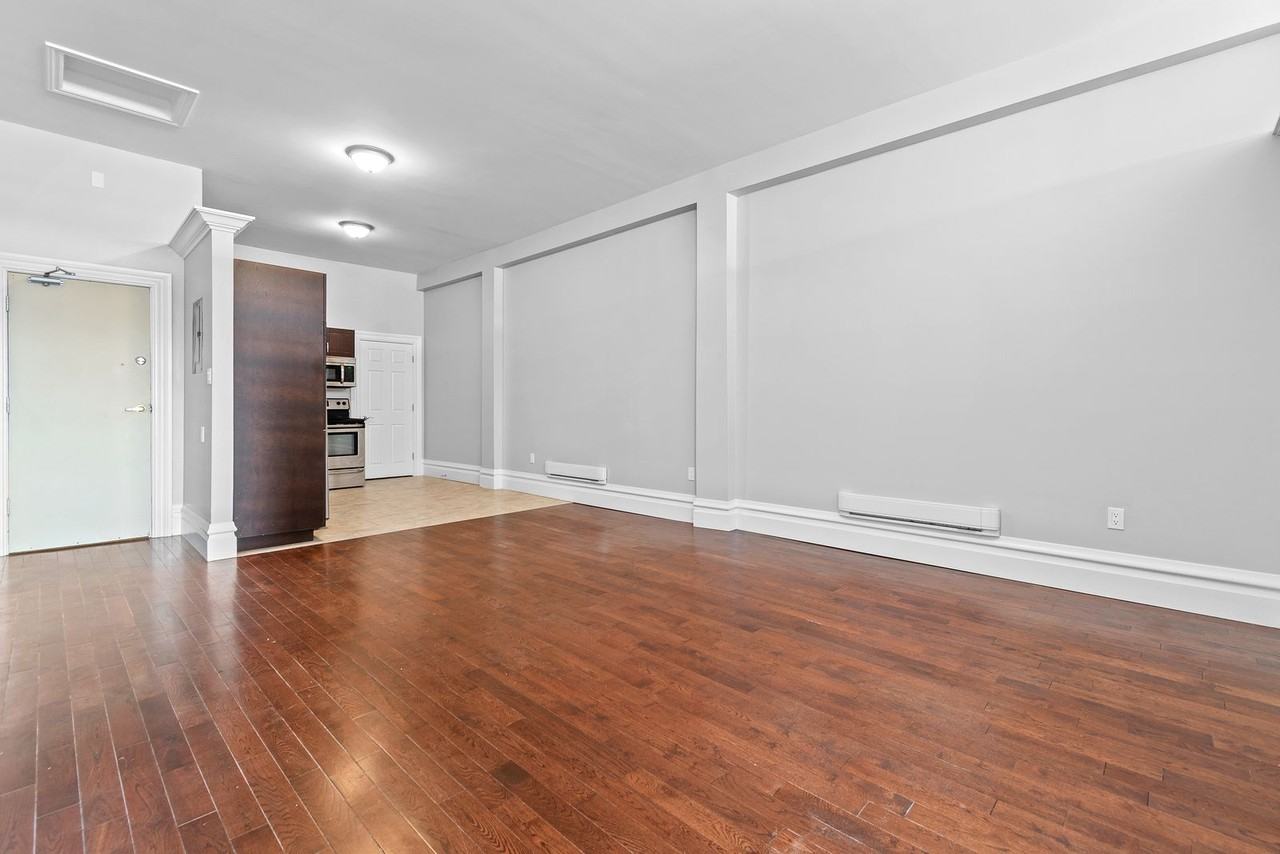 150 Prescott St - Photo 6 of 11