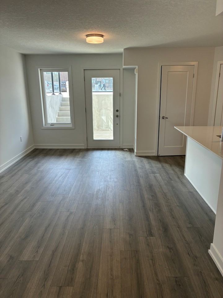 940 Saint David Street North 45 - Photo 4 of 16