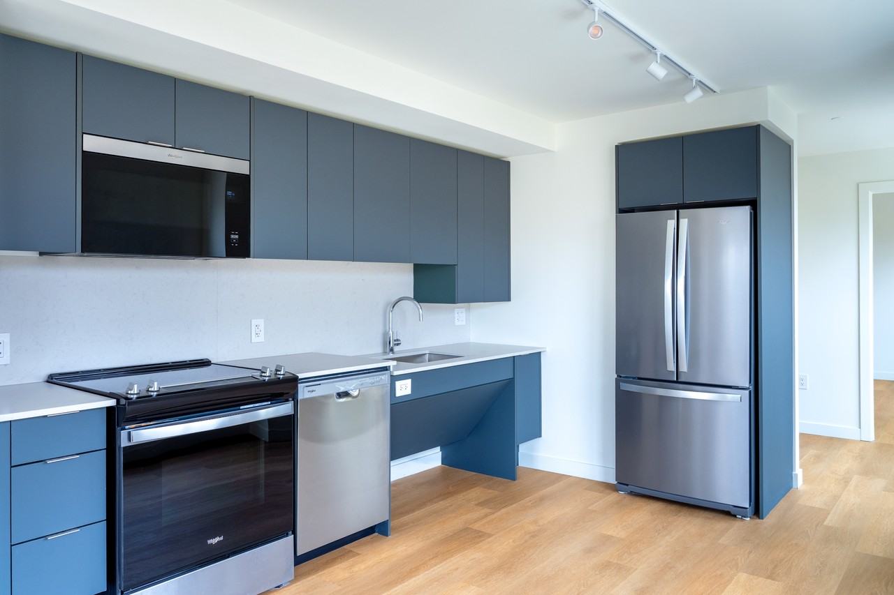 214 Willett Street - Photo 6 of 50