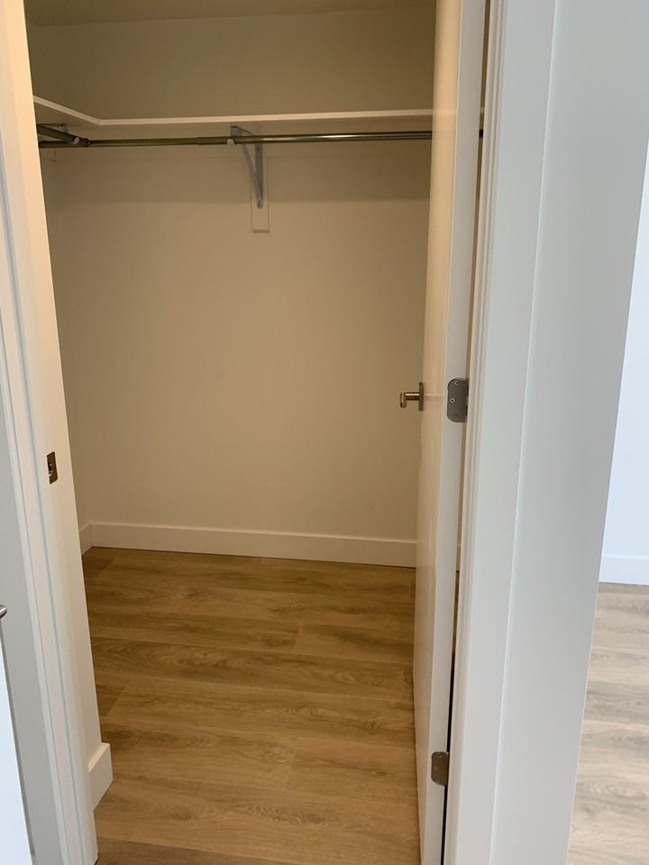 30 Rue Jos-Montferrand - Photo 2 of 11