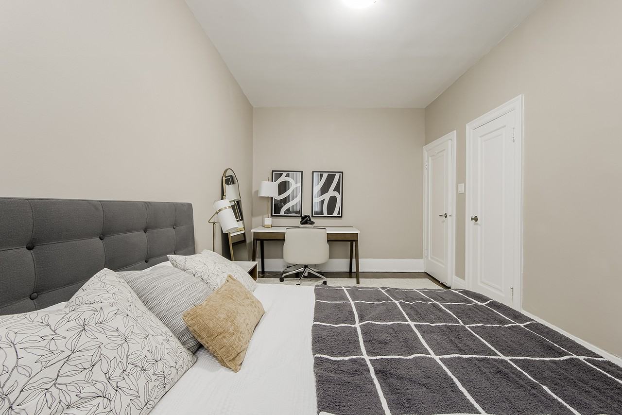 Broadview Mansions - Photo 7 of 19