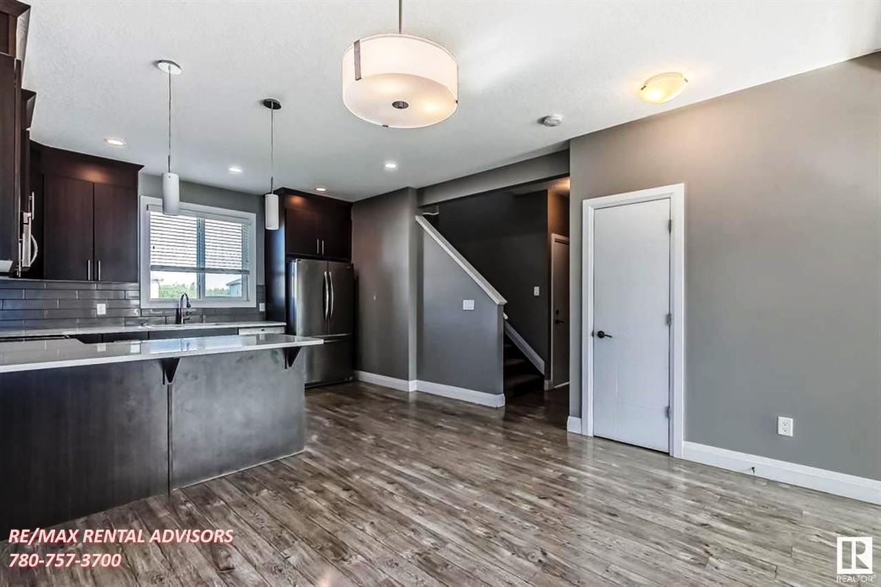 UPPER 73 Hudson Cove - Photo 3 of 17