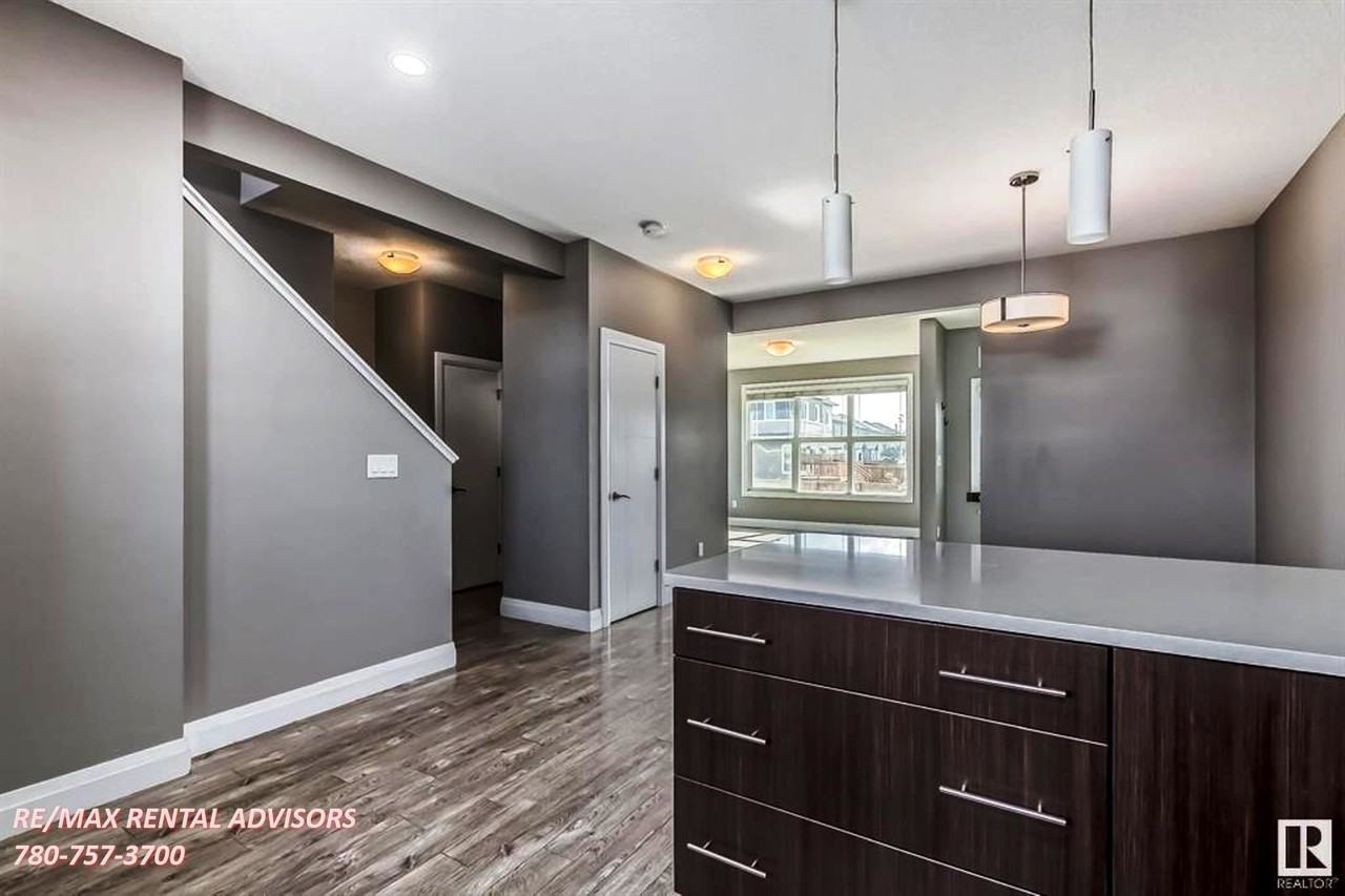 UPPER 73 Hudson Cove - Photo 5 of 17