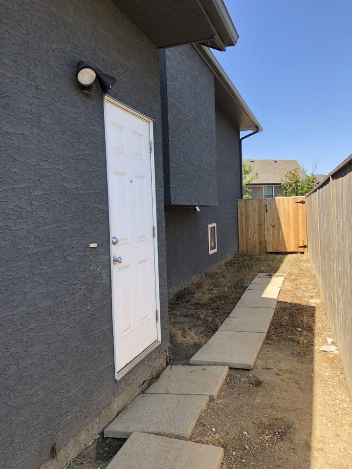 2 Bedroom | 1 Bathroom | B - Photo 3 of 19