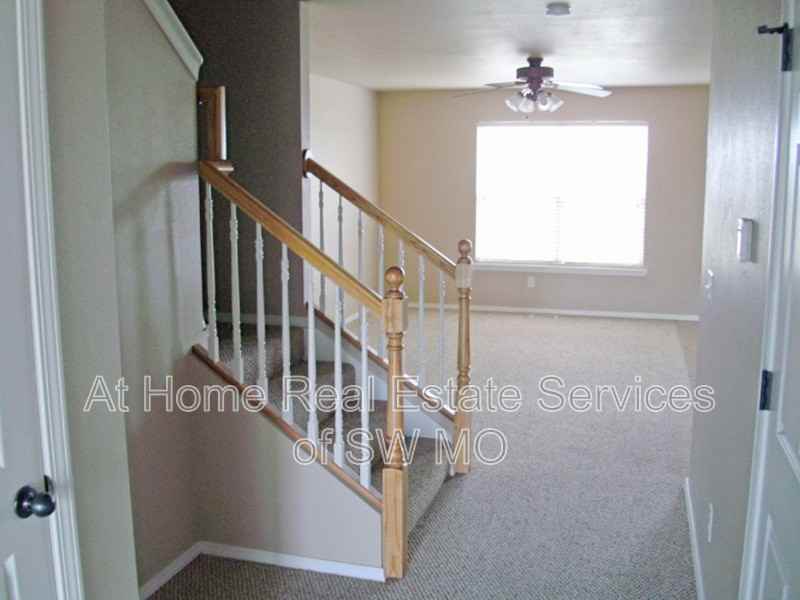 2302 W Jonquil Ln - Photo 3 of 7