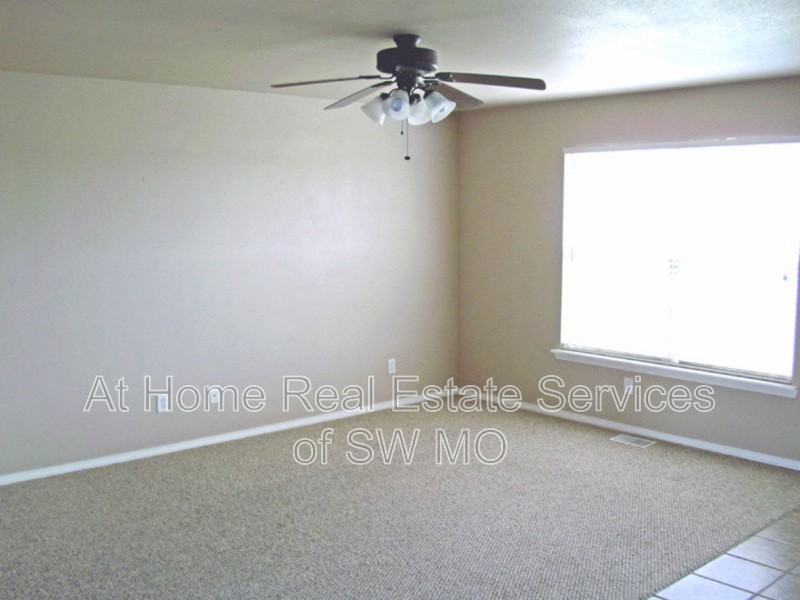 2302 W Jonquil Ln - Photo 4 of 7
