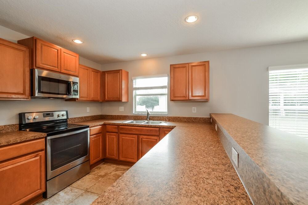 1705 Southern Oak Loop - Photo 7 of 34