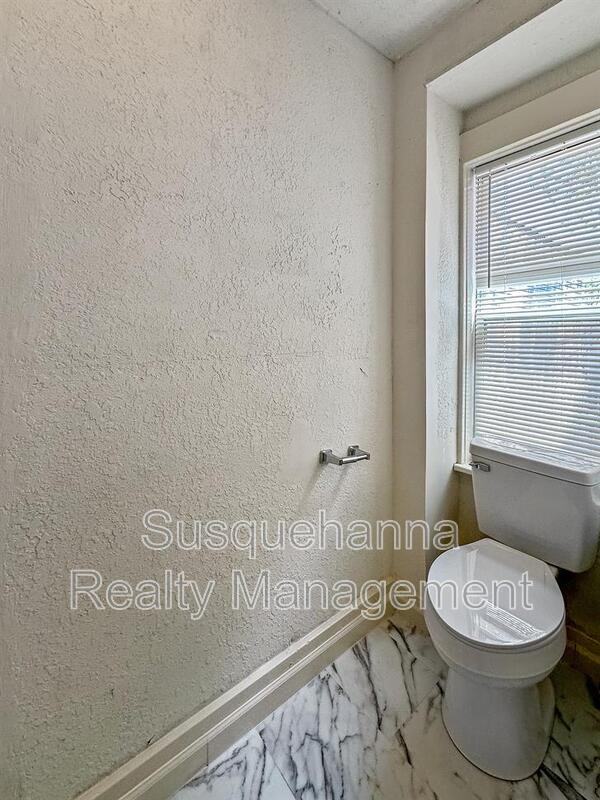 537 Woodward St - Photo 6 of 18