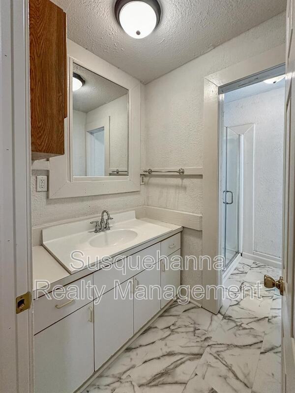 537 Woodward St - Photo 7 of 18
