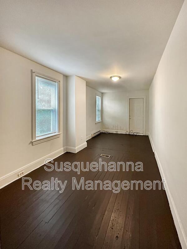 337 S 15th St - Photo 2 of 16