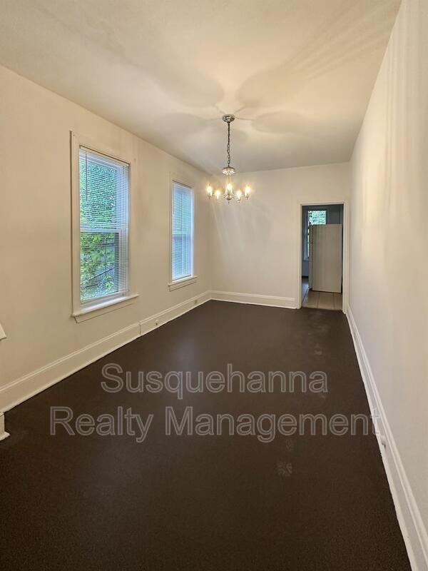 337 S 15th St - Photo 3 of 16