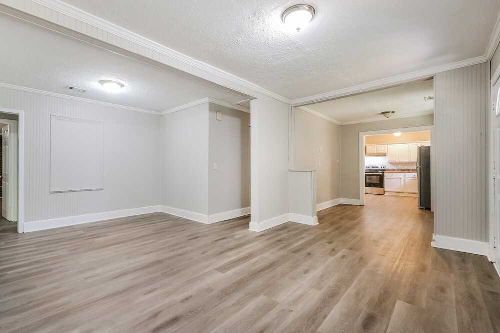731 Parker St - Photo 4 of 16