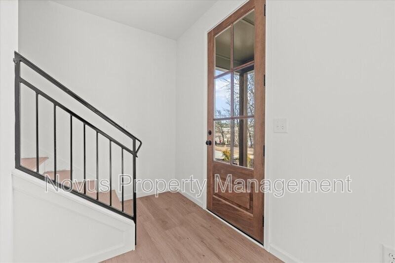 105 Carroll Cir - Photo 4 of 50
