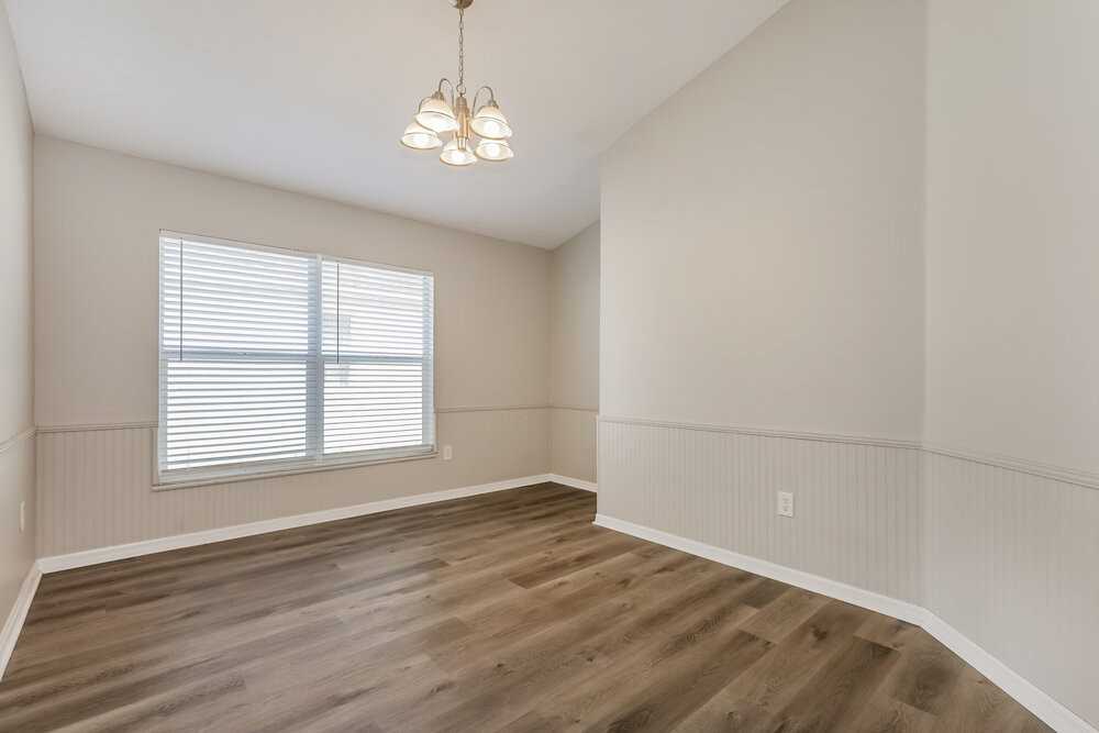 29611 Birds Eye Dr - Photo 5 of 16