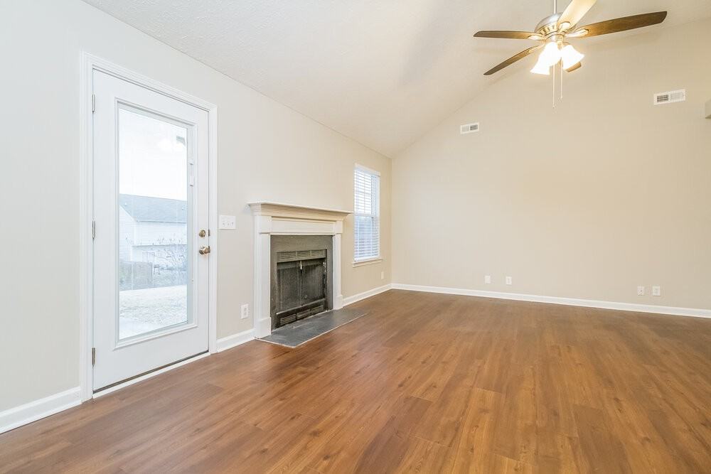 7128 Legacy Dr - Photo 4 of 17