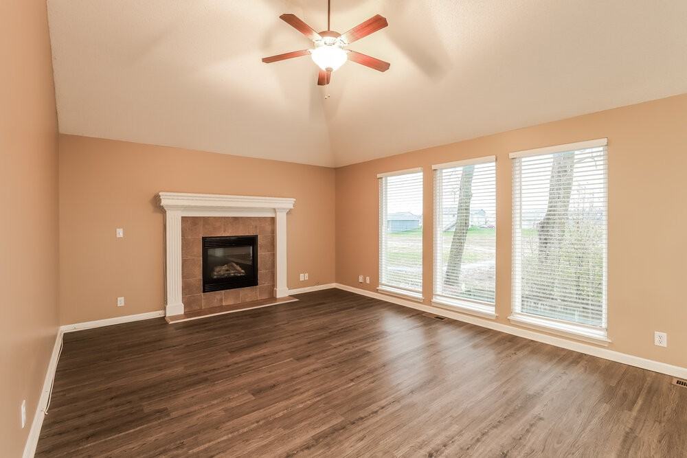 512 Hibiscus Dr - Photo 4 of 17