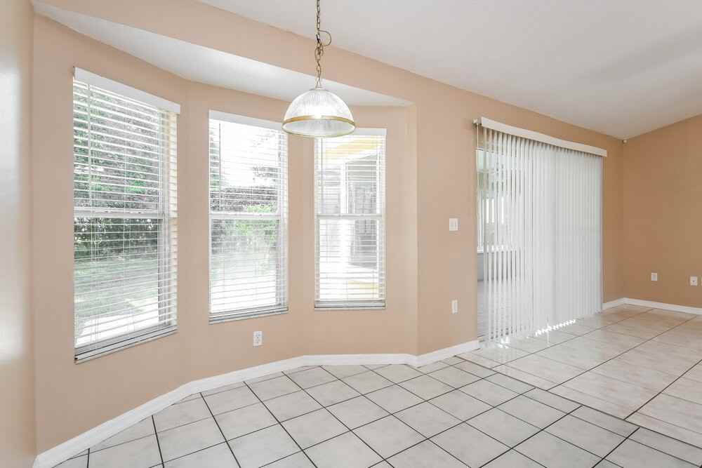 2318 Sweetwater Blvd - Photo 7 of 19
