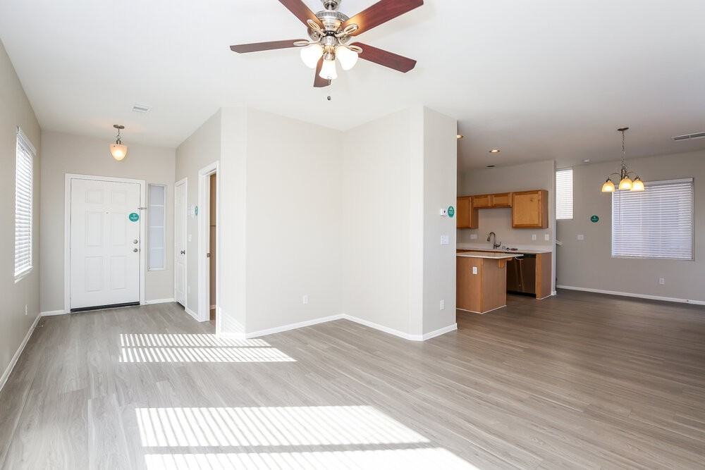 671 Baffin Island Rd - Photo 4 of 17