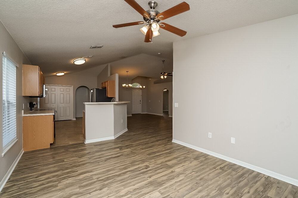 3245 Bellericay Ln - Photo 5 of 16