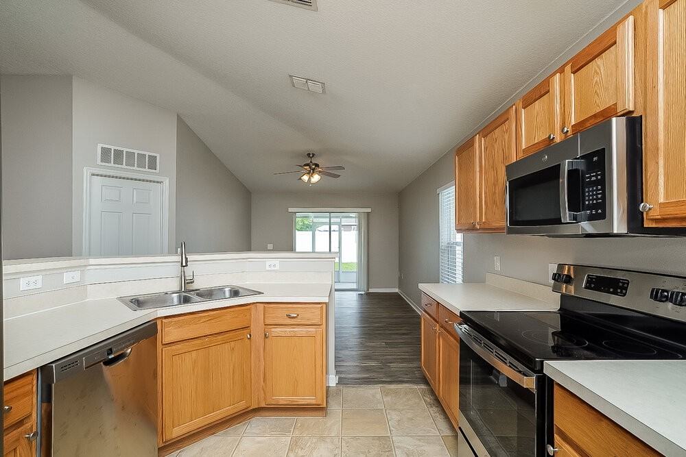 3245 Bellericay Ln - Photo 7 of 16