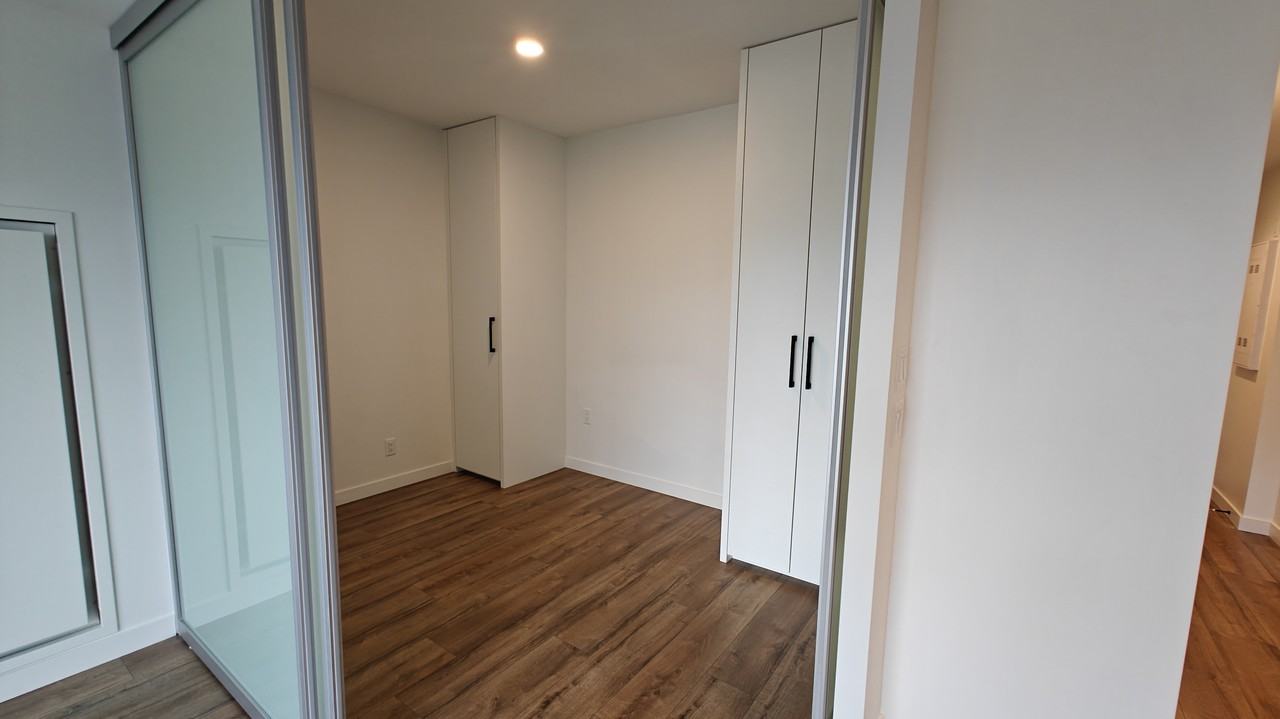 104 Ave & University Dr #1503 - Photo 4 of 9