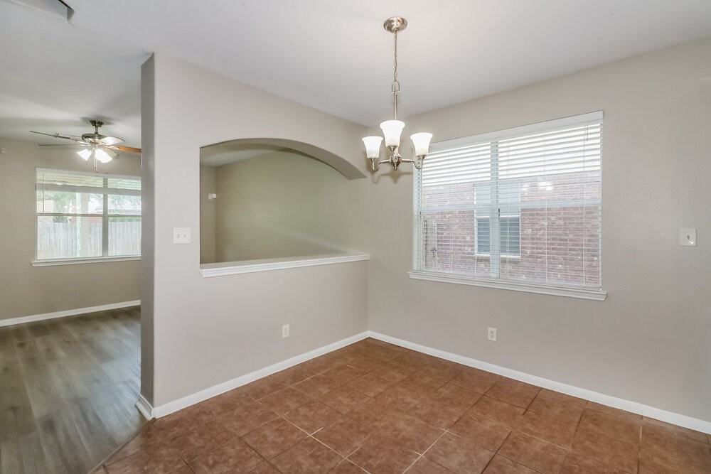 6015 Starbrook Creek Dr - Photo 7 of 17