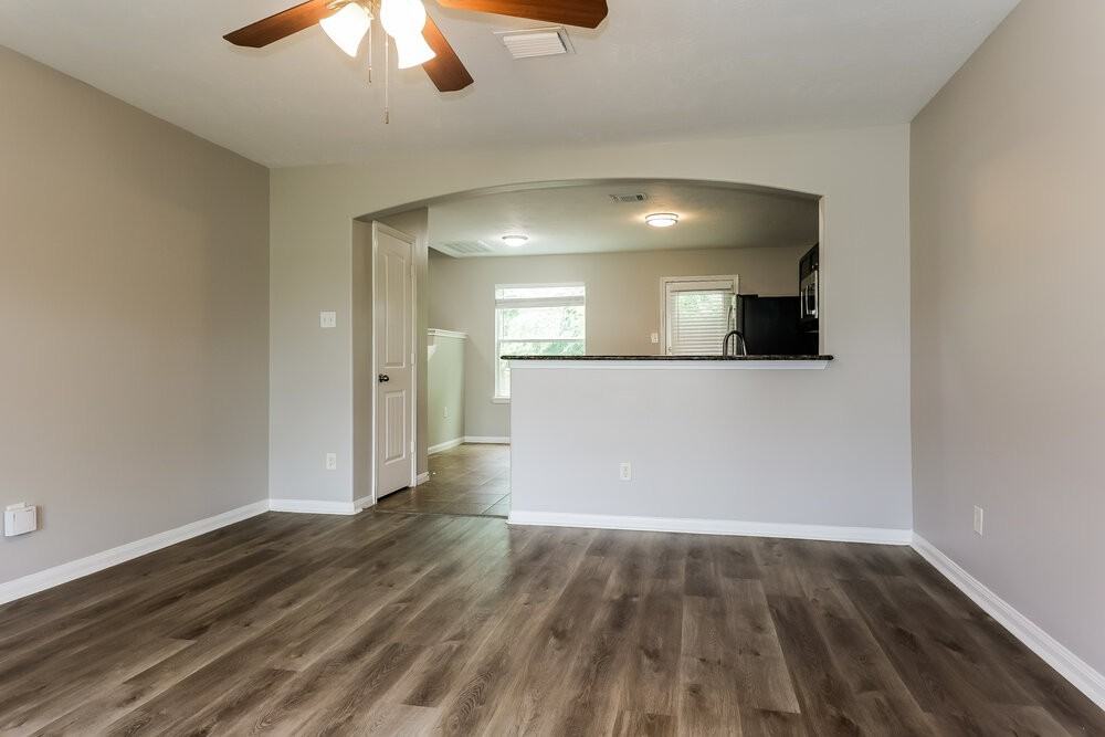 261 Kellyn Ct - Photo 5 of 17