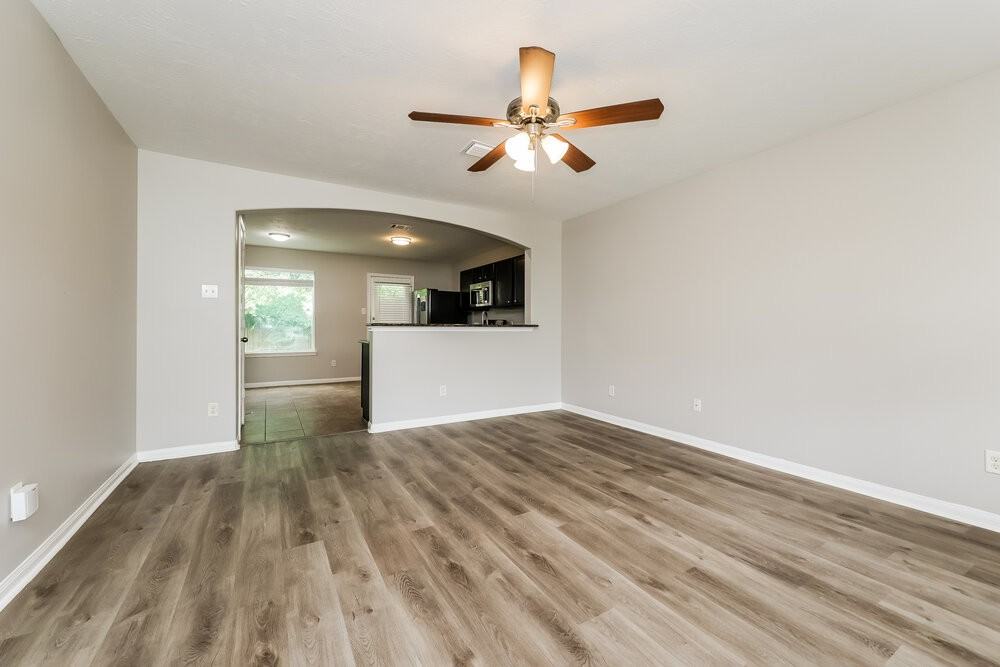 261 Kellyn Ct - Photo 6 of 17