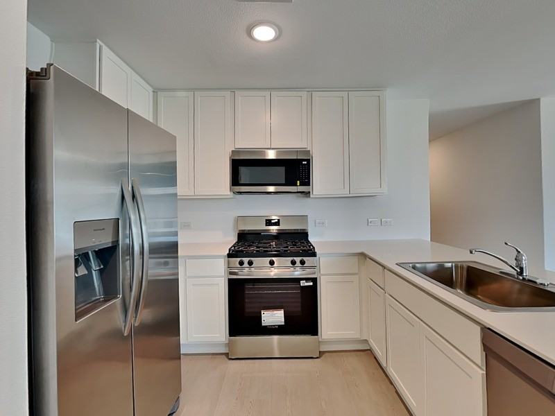 3707 Longleaf Dr - Photo 5 of 19