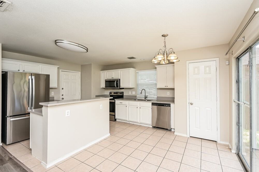 10108 Chapel Oak Trl - Photo 6 of 17