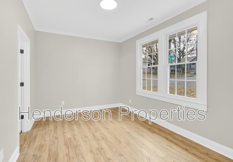 112 Dean St - Photo 6 of 13