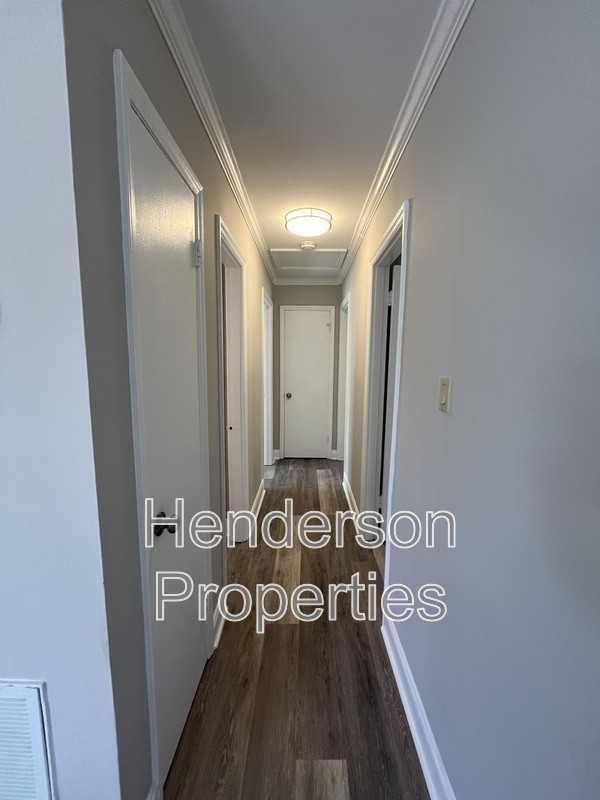 300 W Arrowood Rd - Photo 4 of 9