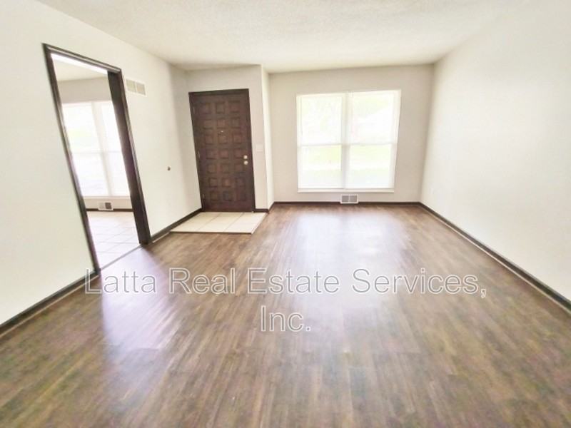 719 Nw 6th St - Photo 4 of 14