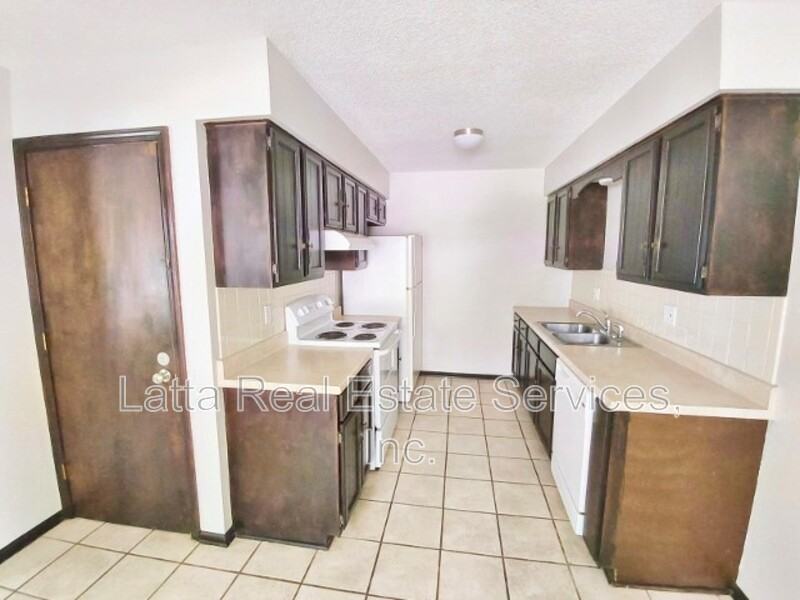 719 Nw 6th St - Photo 6 of 14
