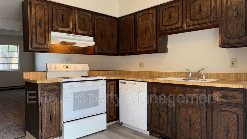 25 Royal Crest Dr #A - Photo 6 of 13
