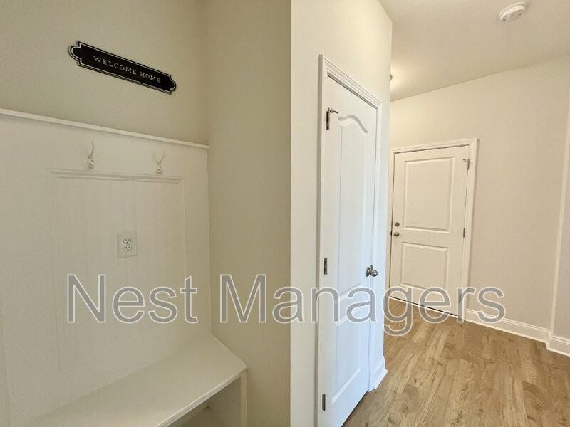 279 Cromwell Ct - Photo 4 of 26