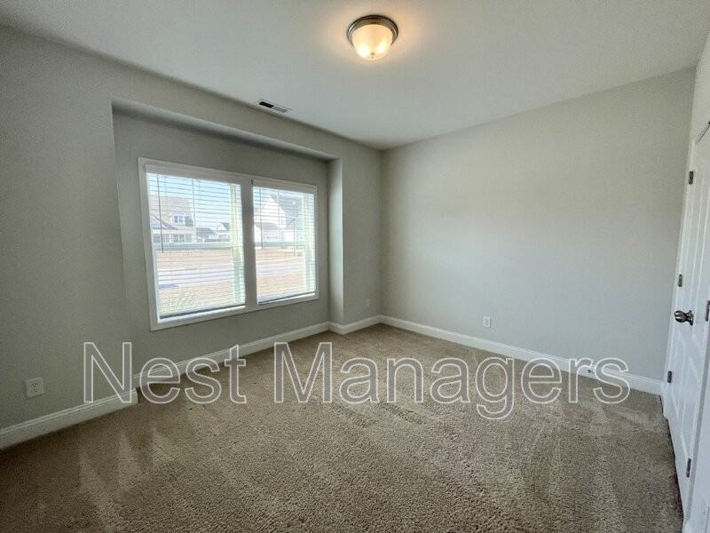 279 Cromwell Ct - Photo 5 of 26