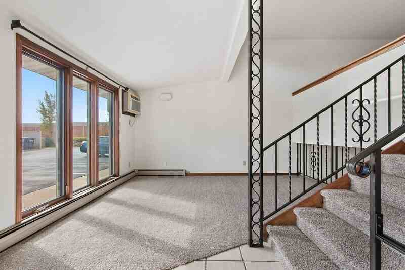 2370 Canter Ln - Photo 3 of 9