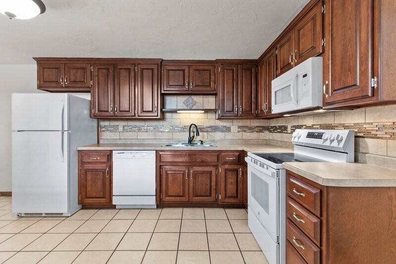 2370 Canter Ln - Photo 5 of 9
