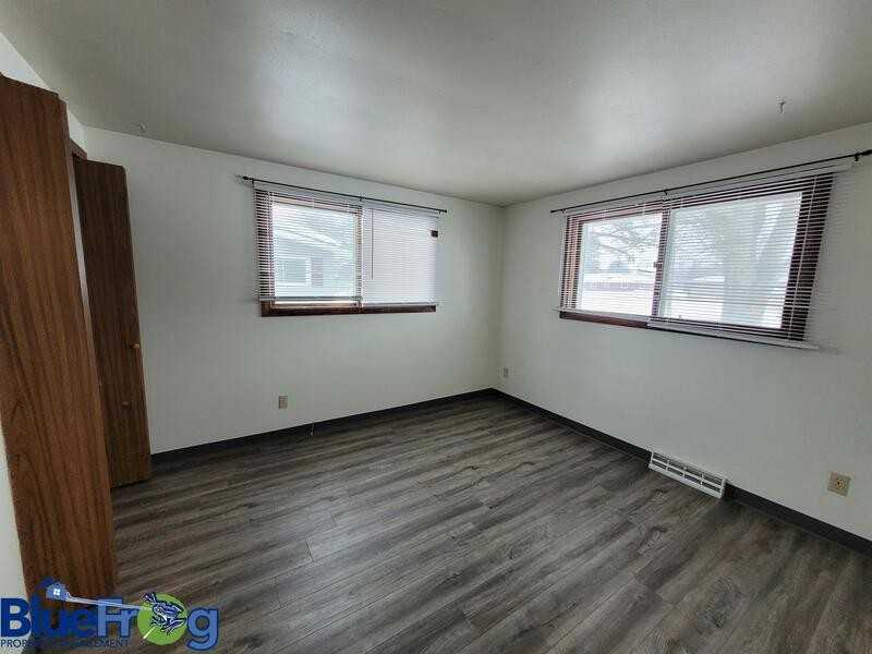 414 Chicago St - Photo 5 of 8