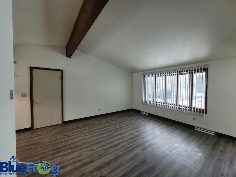 414 Chicago St - Photo 7 of 8