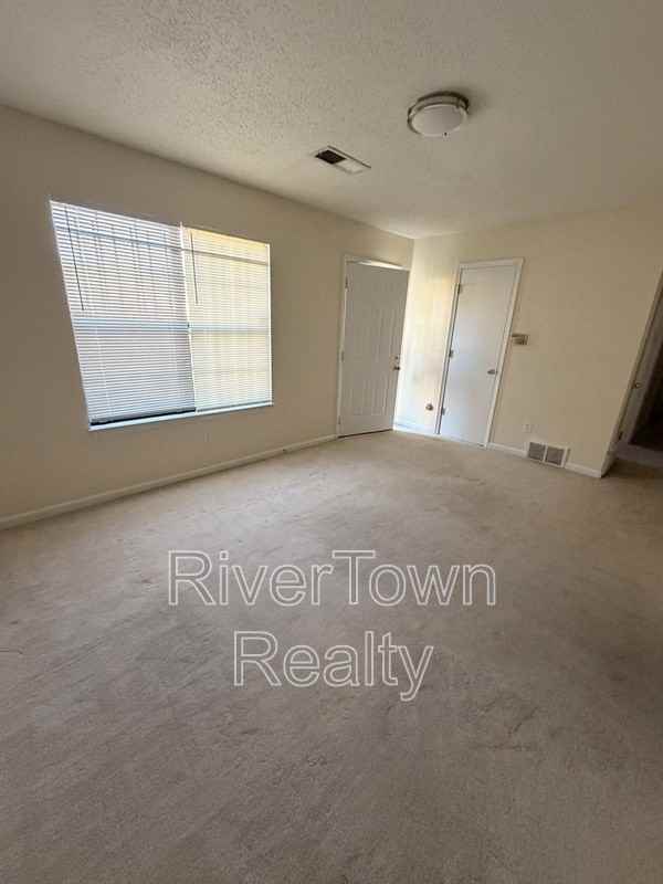 3834 Windermere Rd - Photo 3 of 9