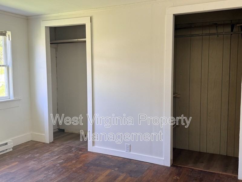 110 Peck Ct - Photo 7 of 10