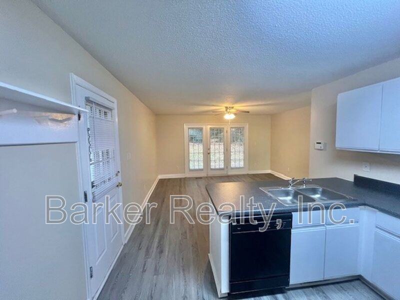 1401 E Lenoir St - Photo 3 of 18