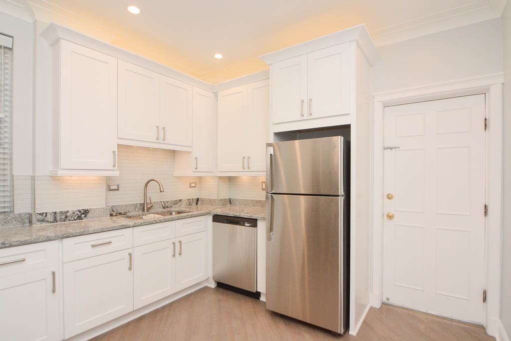 3144 N Oakley Ave #CH1 - Photo 4 of 20