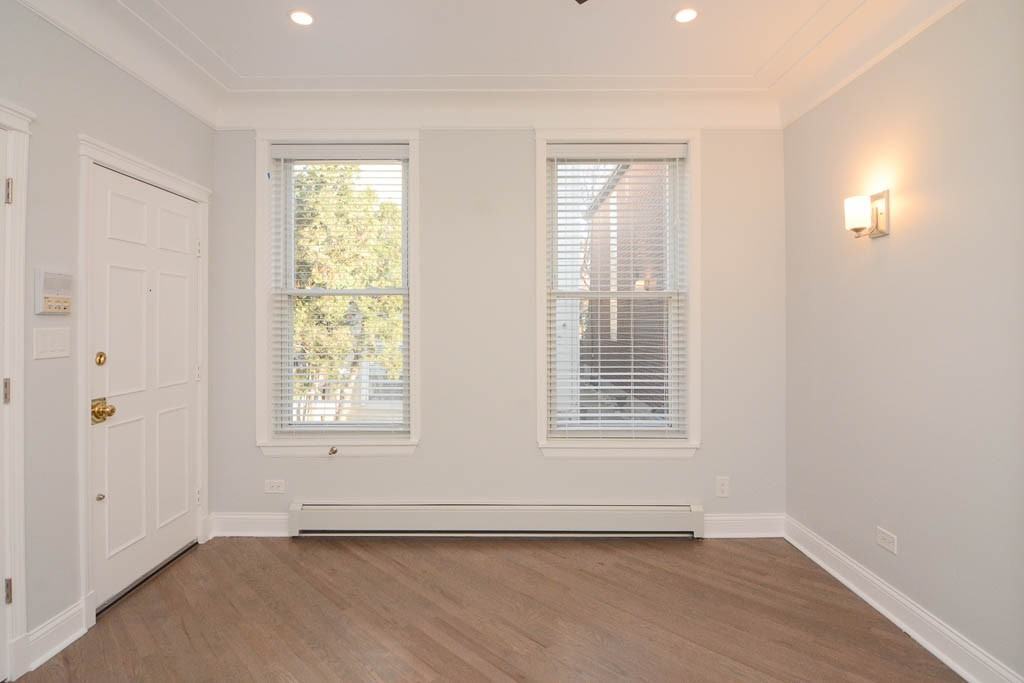 3144 N Oakley Ave #CH1 - Photo 7 of 20