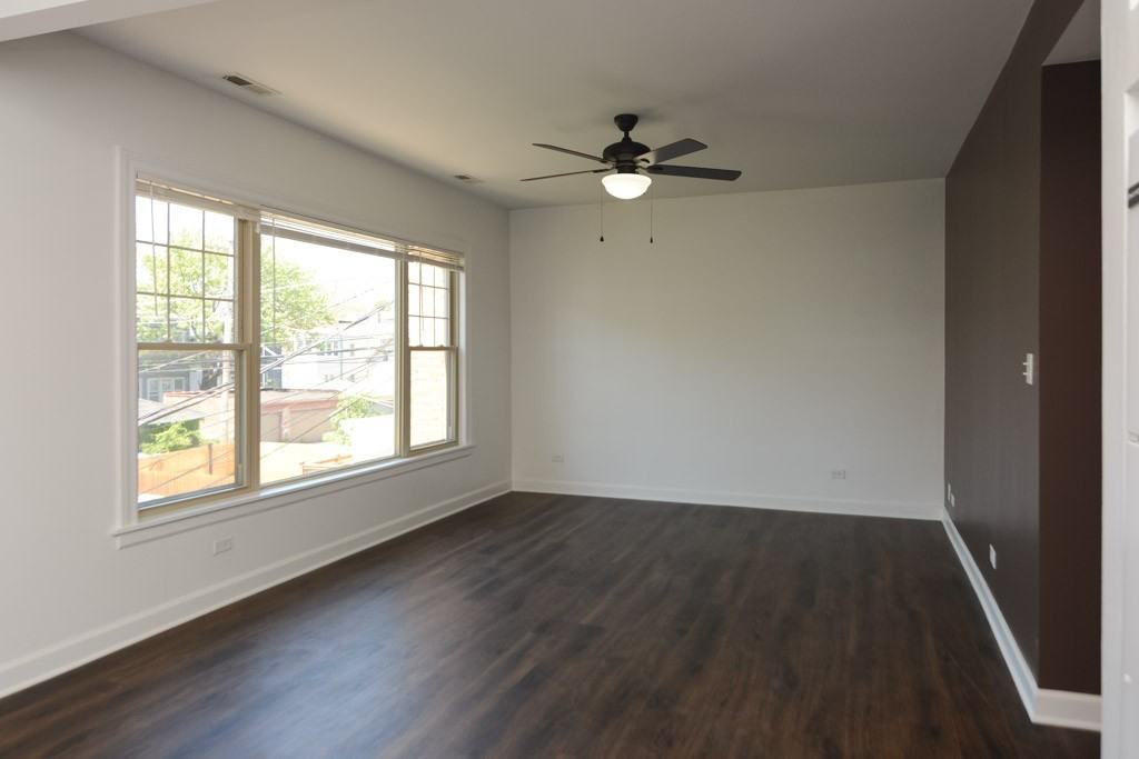 5208 N Sawyer Ave #2 - Photo 5 of 21