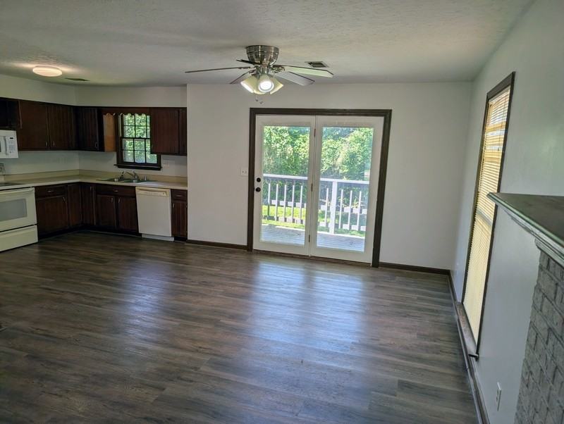 707 Kentucky Ave - Photo 4 of 10